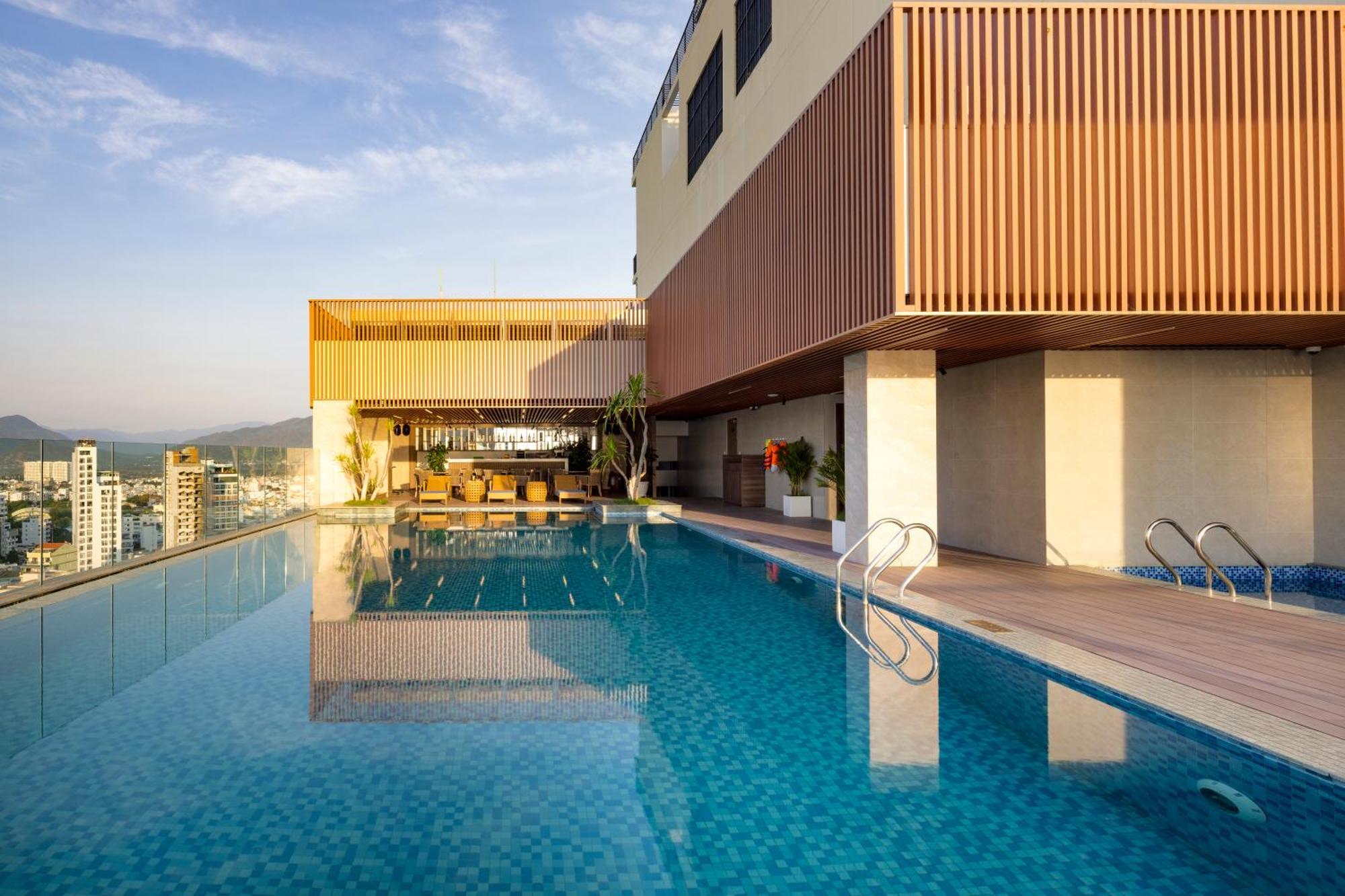 กอนโซลาโฮเต็ล ญาจาง Hotel ภายนอก รูปภาพ