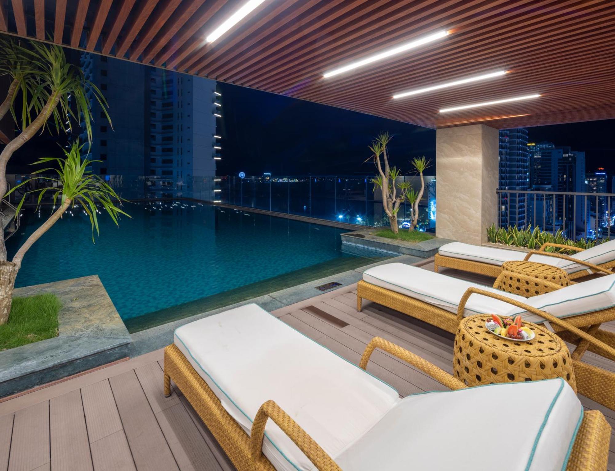 กอนโซลาโฮเต็ล ญาจาง Hotel ภายนอก รูปภาพ