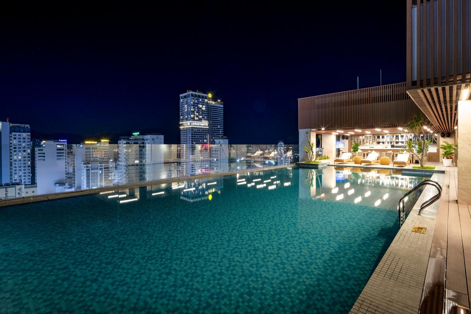 กอนโซลาโฮเต็ล ญาจาง Hotel ภายนอก รูปภาพ