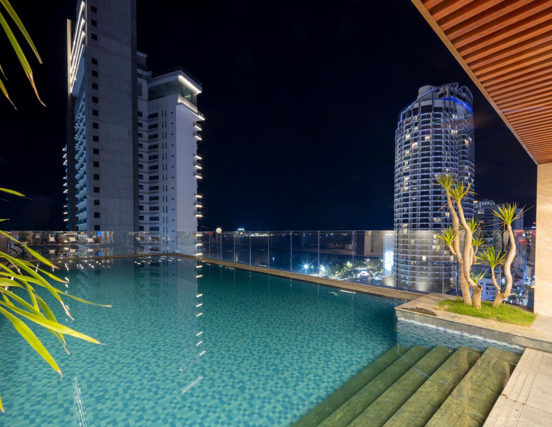 กอนโซลาโฮเต็ล ญาจาง Hotel ภายนอก รูปภาพ