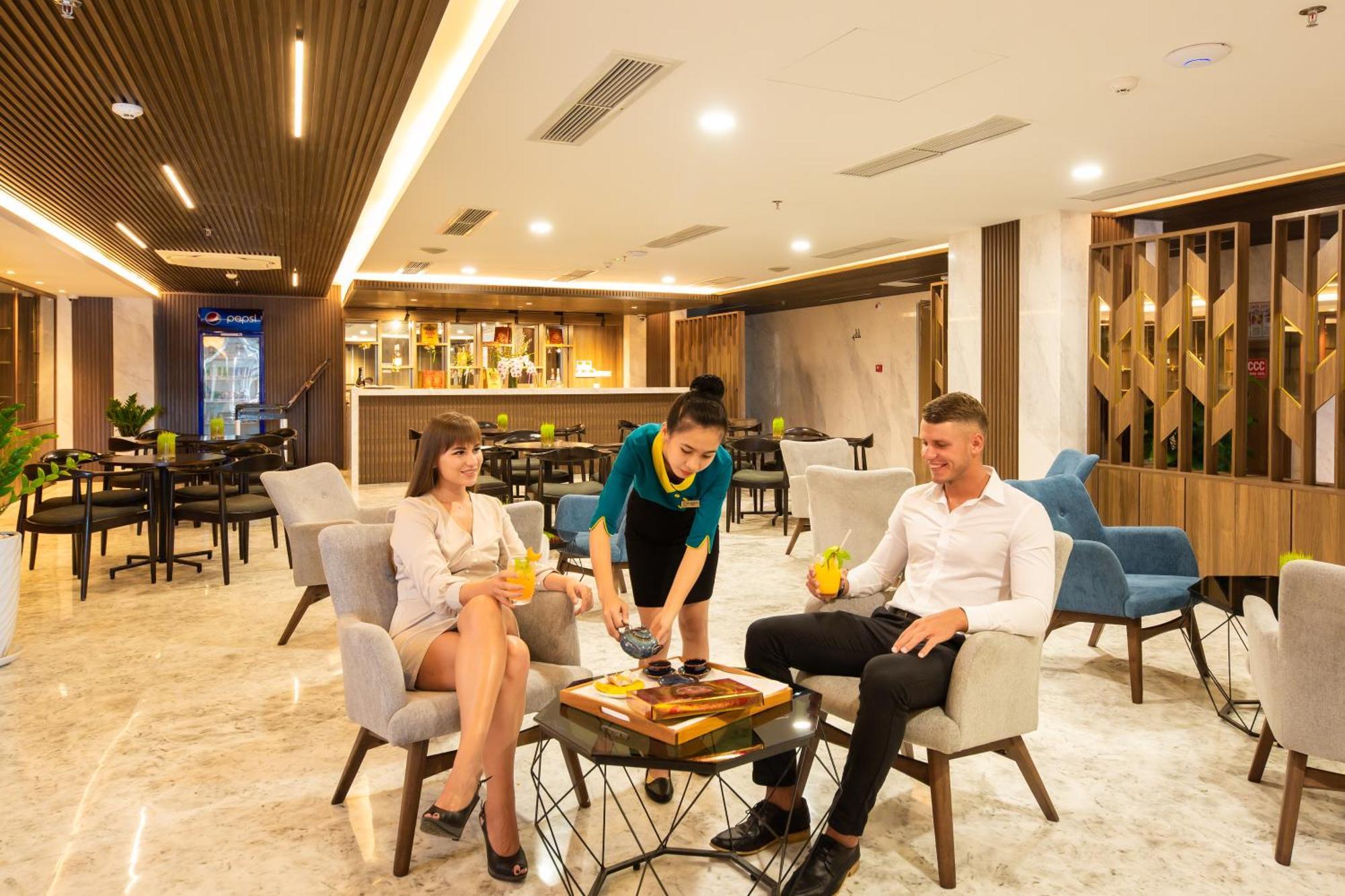 กอนโซลาโฮเต็ล ญาจาง Hotel ภายนอก รูปภาพ